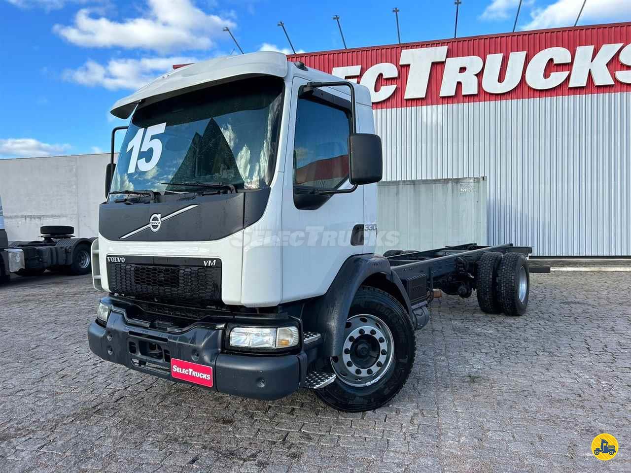 CAMINHAO VOLVO VOLVO VM 330 Toco 4x2 SelecTrucks -  Curitiba PR SAO JOSE DOS PINHAIS PARANÁ PR